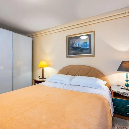 Apartment Nur 400 Meter Zum Mit Wifi, Parkplatz, Garten