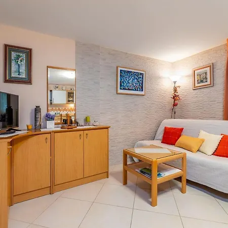 アパート Nur 400 Meter Zum Mit Wifi, Parkplatz, Garten バスカ