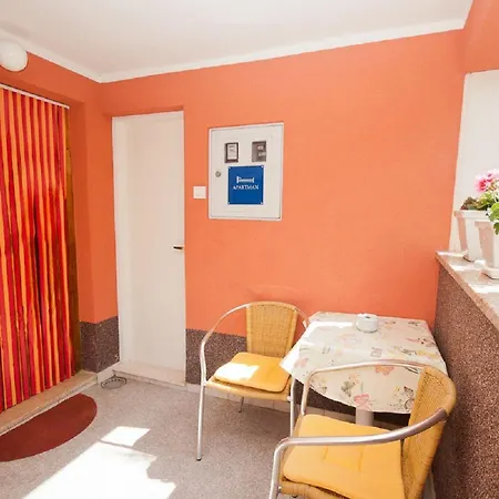 Nur 400 Meter Zum Mit Wifi, Parkplatz, Garten