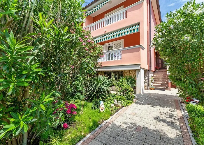 Nur 400 Meter Zum Mit Wifi, Parkplatz, Garten アパート バスカ